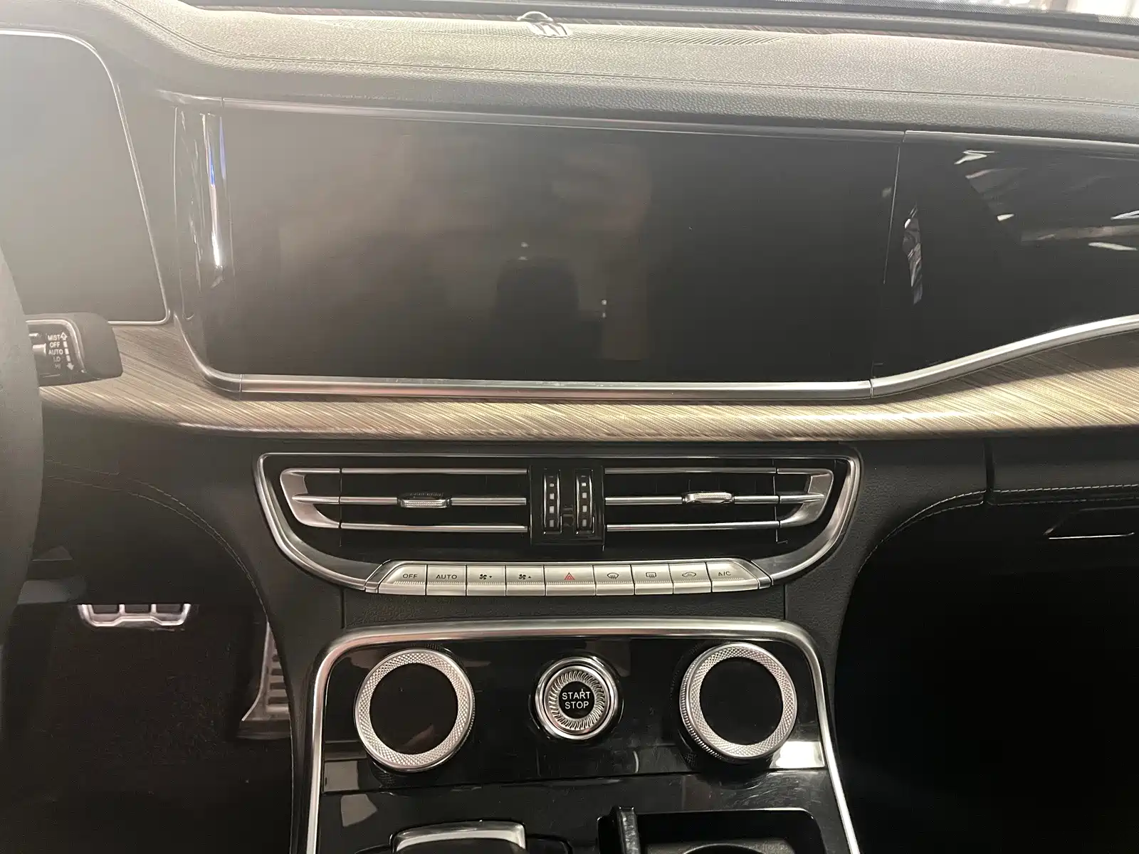 Фото 6 - Hongqi H9