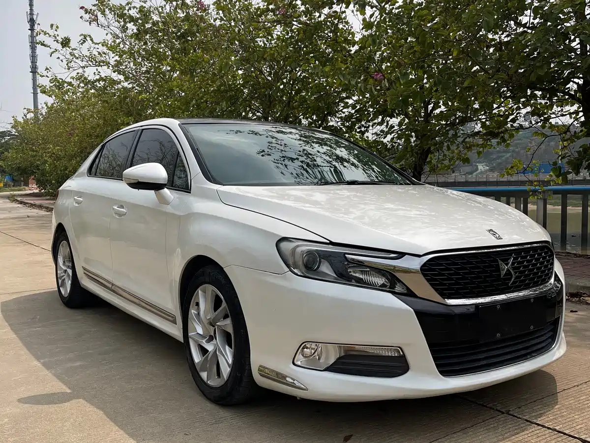 Фото 3 - DS 5LS