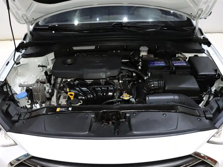 Hyundai Elantra 2016 Model 1.6L Automatic Smart Elite фото 19