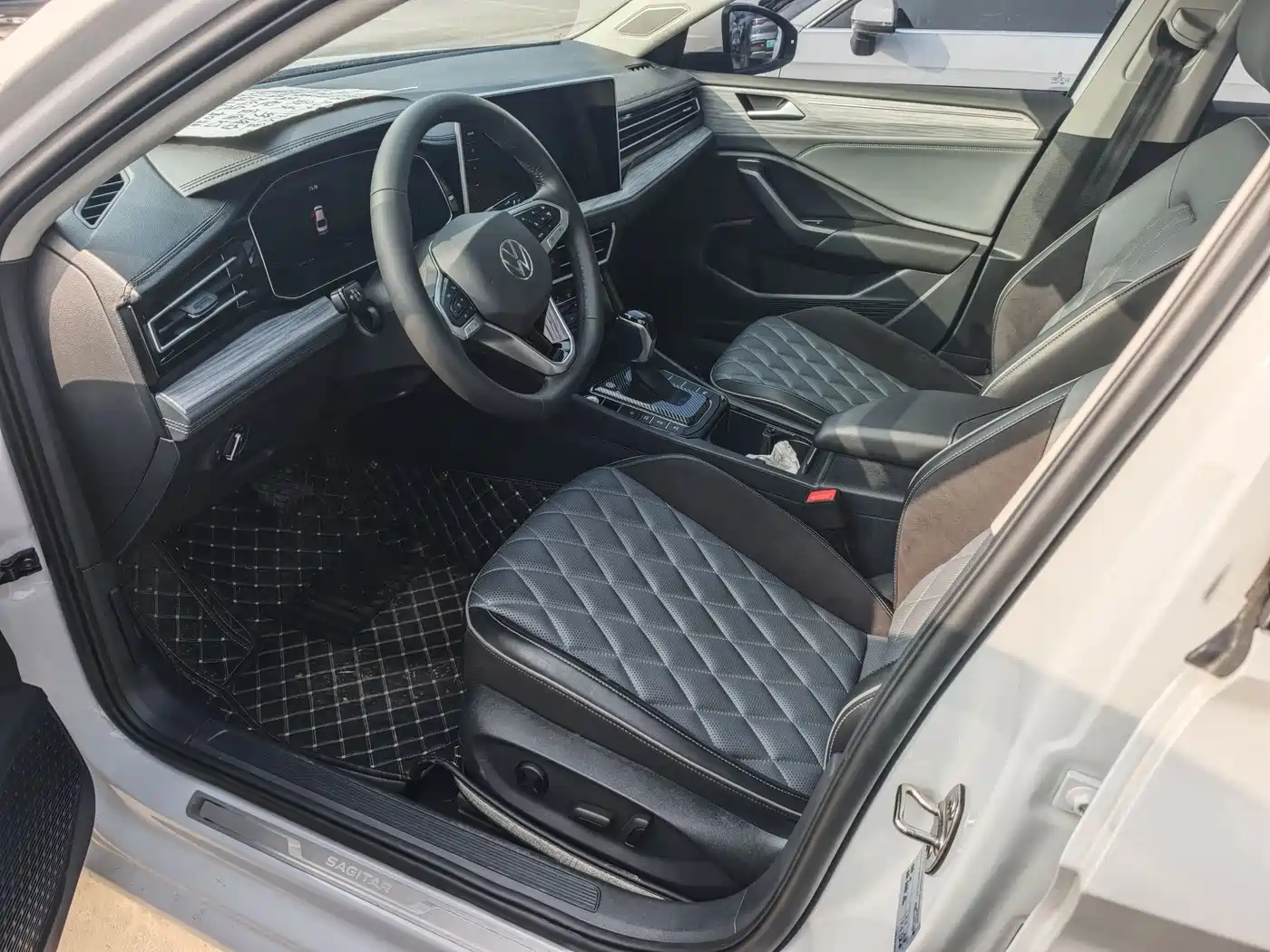 Volkswagen Sagitar 2025 300TSI DSG Excellence Edition фото 4