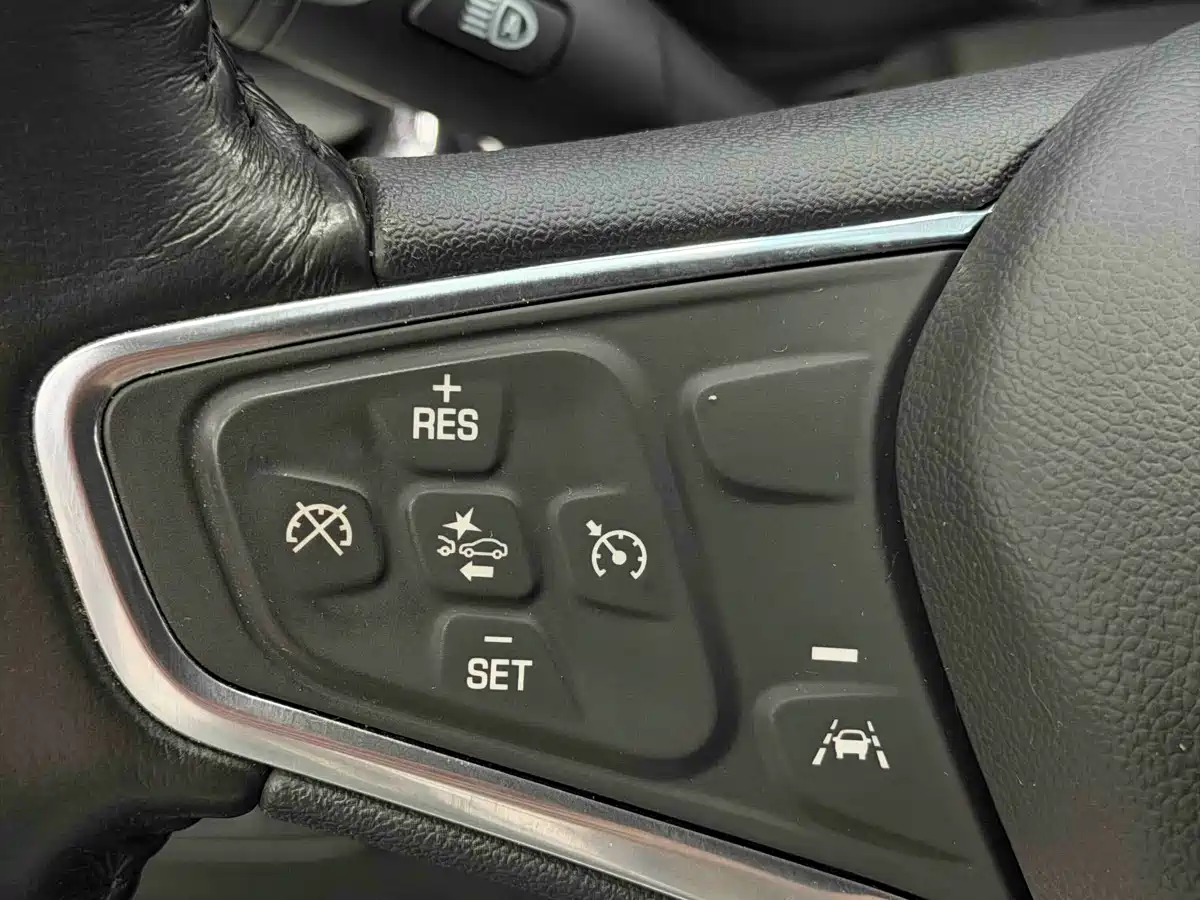 Chevrolet Equinox 2018 RS 550T Automatic 4WD Guardian Edition фото 17