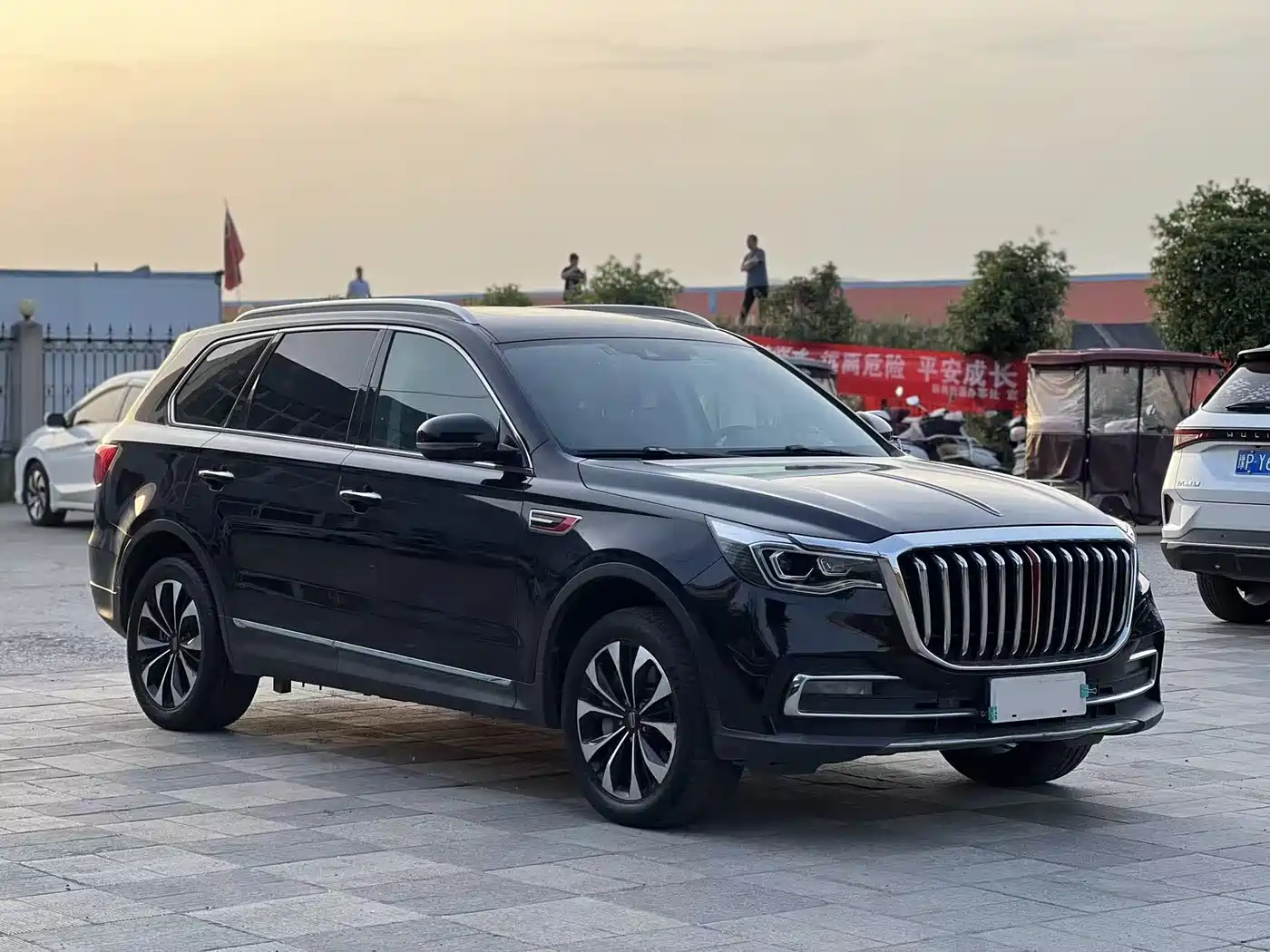 Hongqi HS7 2019 3.0T Automatic 4WD Smart Connection Flag Enjoy Edition фото 3