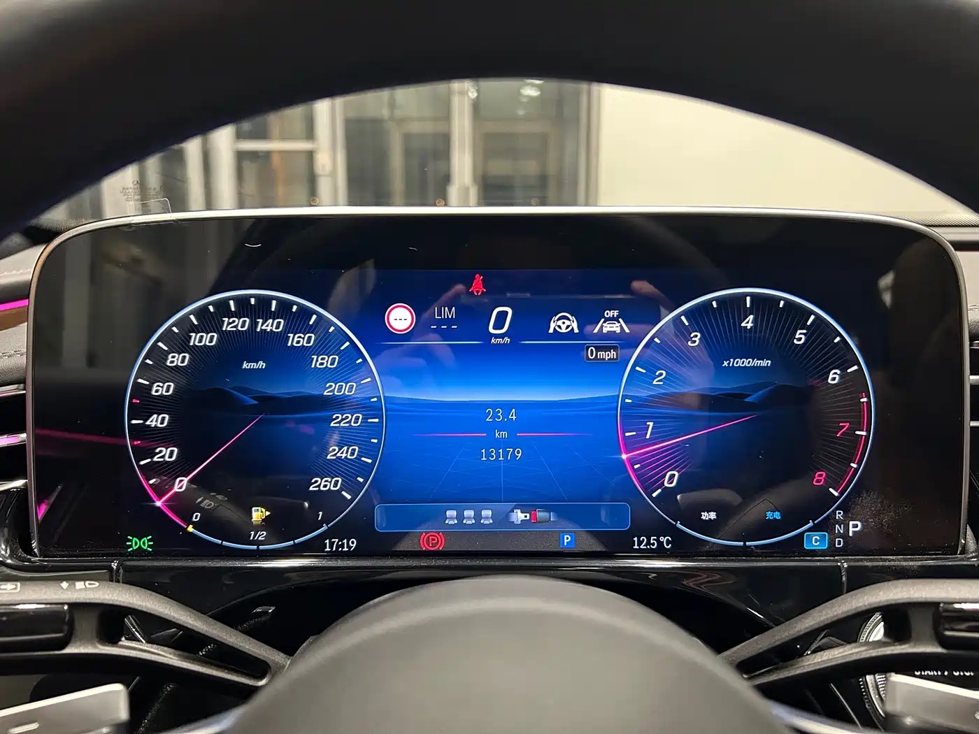 Mercedes-Benz E-Class 2024 Model E 300 L Luxury фото 12