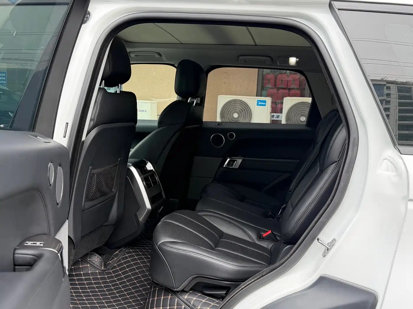 Land Rover Range Rover Sport 2016 3.0 SDV6 HSE фото 6