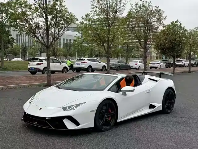 LAMBORGHINI HURACÁN