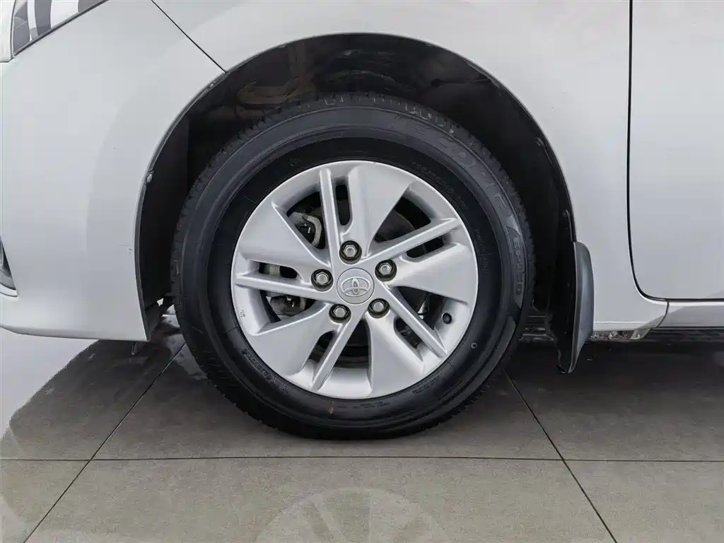 Toyota Corolla 2017 1.2T Manual GL фото 17