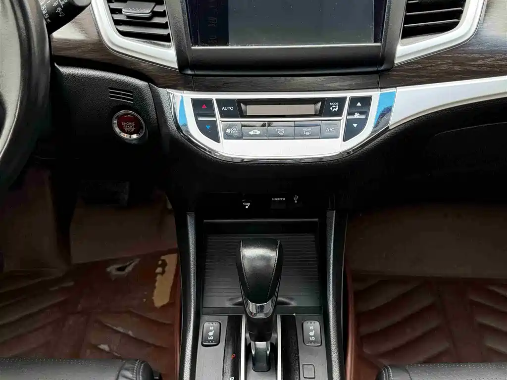 Honda Jade 2015 2014 1.8L CVT Luxury Premium 5-seater
