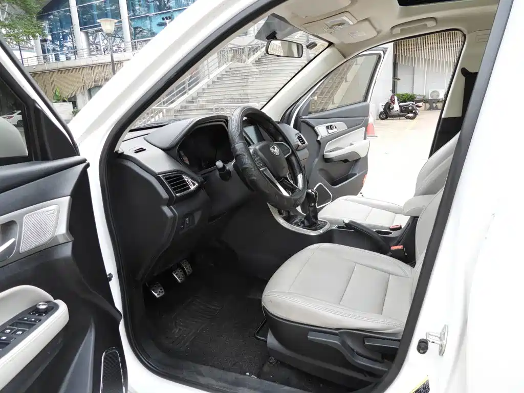 BAIC Huansu S5 2017 2017 1.3T Manual Deluxe