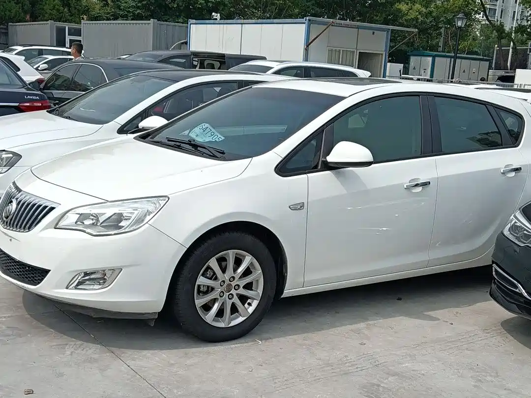 Buick Excelle 2014 XT 1.6L Automatic Fashion фото 3