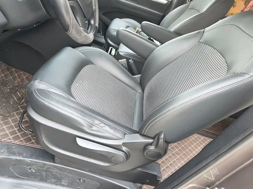 SAIC Maxus Maxus G10 2016 2.0T Automatic Elite фото 8