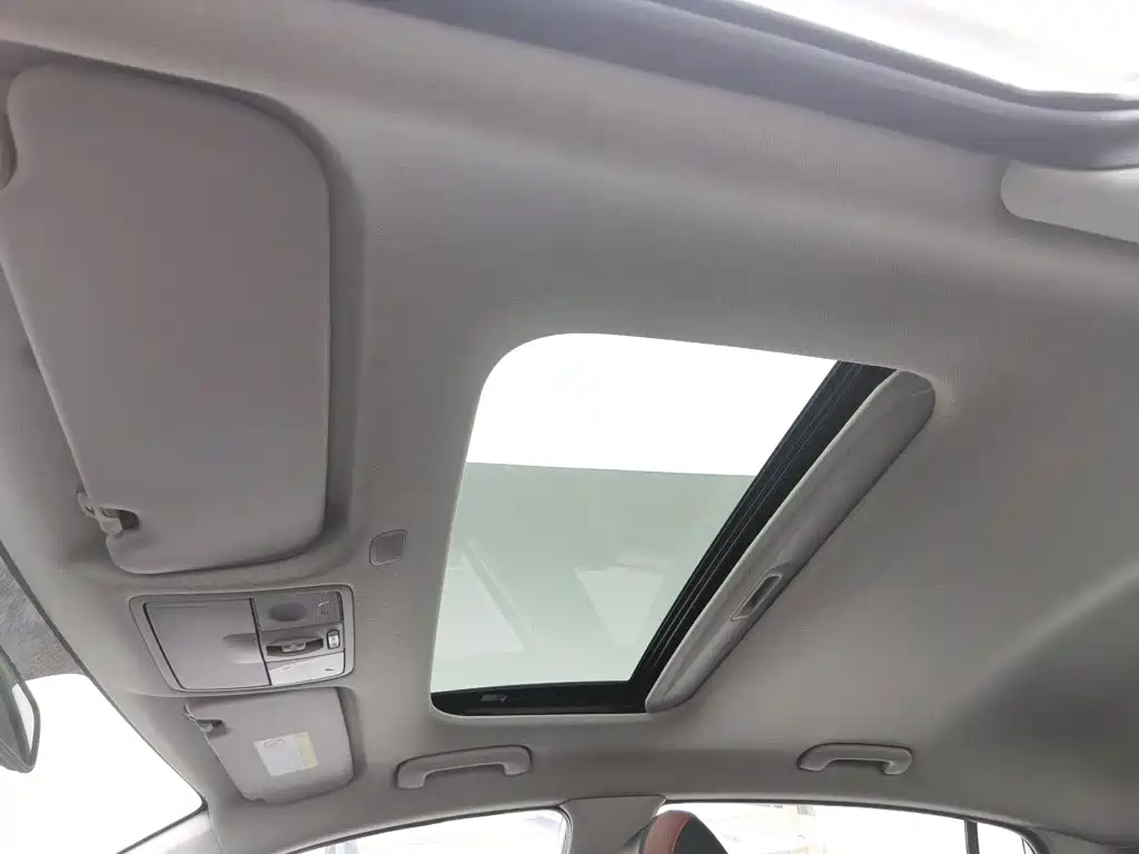 Kia KX CROSS 2019 2018 1.6L Automatic Smart Sunroof Edition