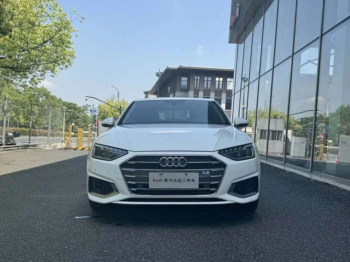 Audi A4L 2020 40 TFSI Fashion Elegance фото 2