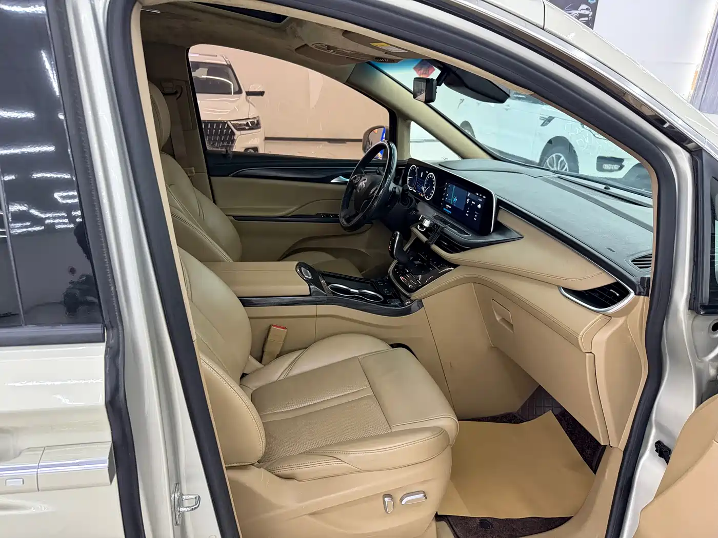 Buick GL8 2020 Model ES Landglory 653T Luxury фото 7