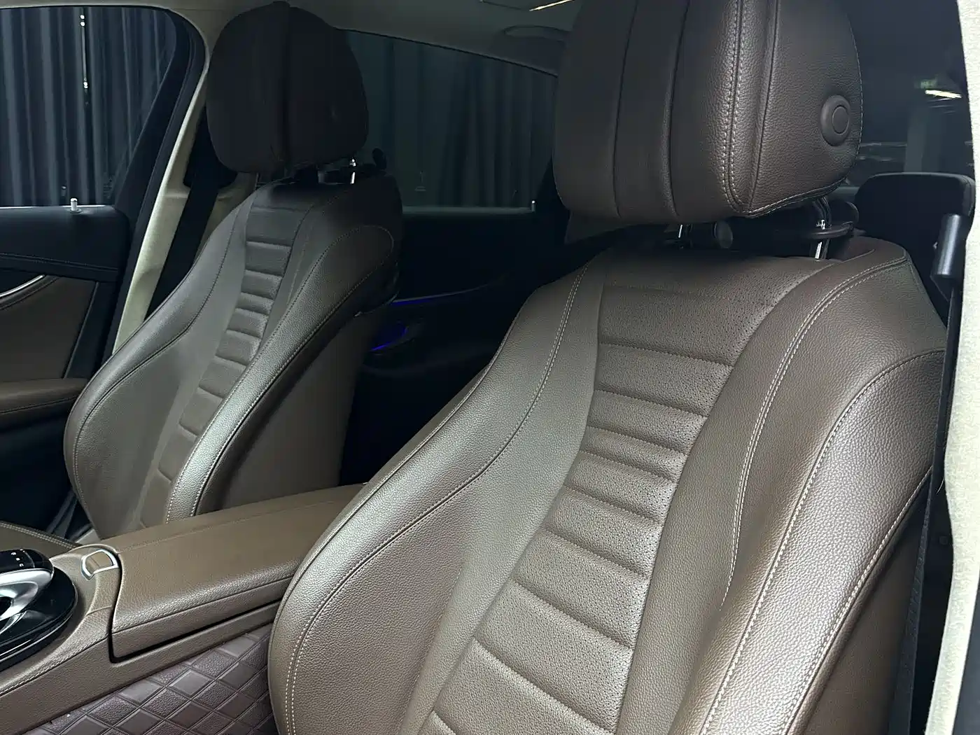 Mercedes-Benz E-Class 2016 E 200 L Sport Type фото 12