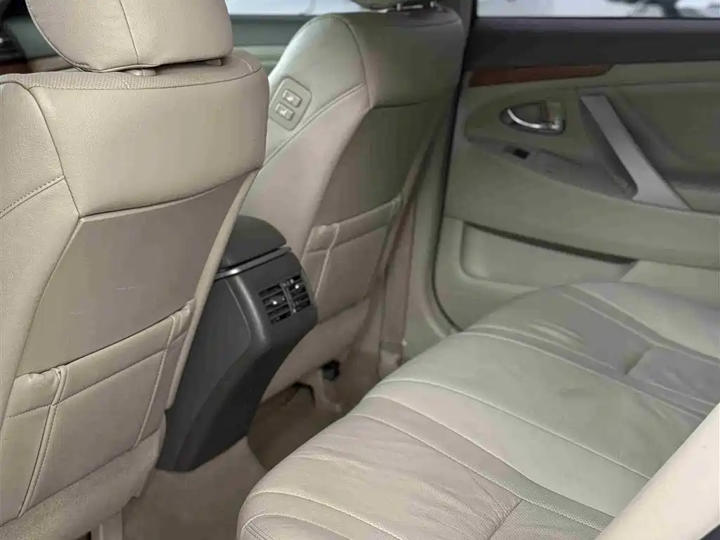 Toyota Camry 2010 240G Luxury Edition фото 5