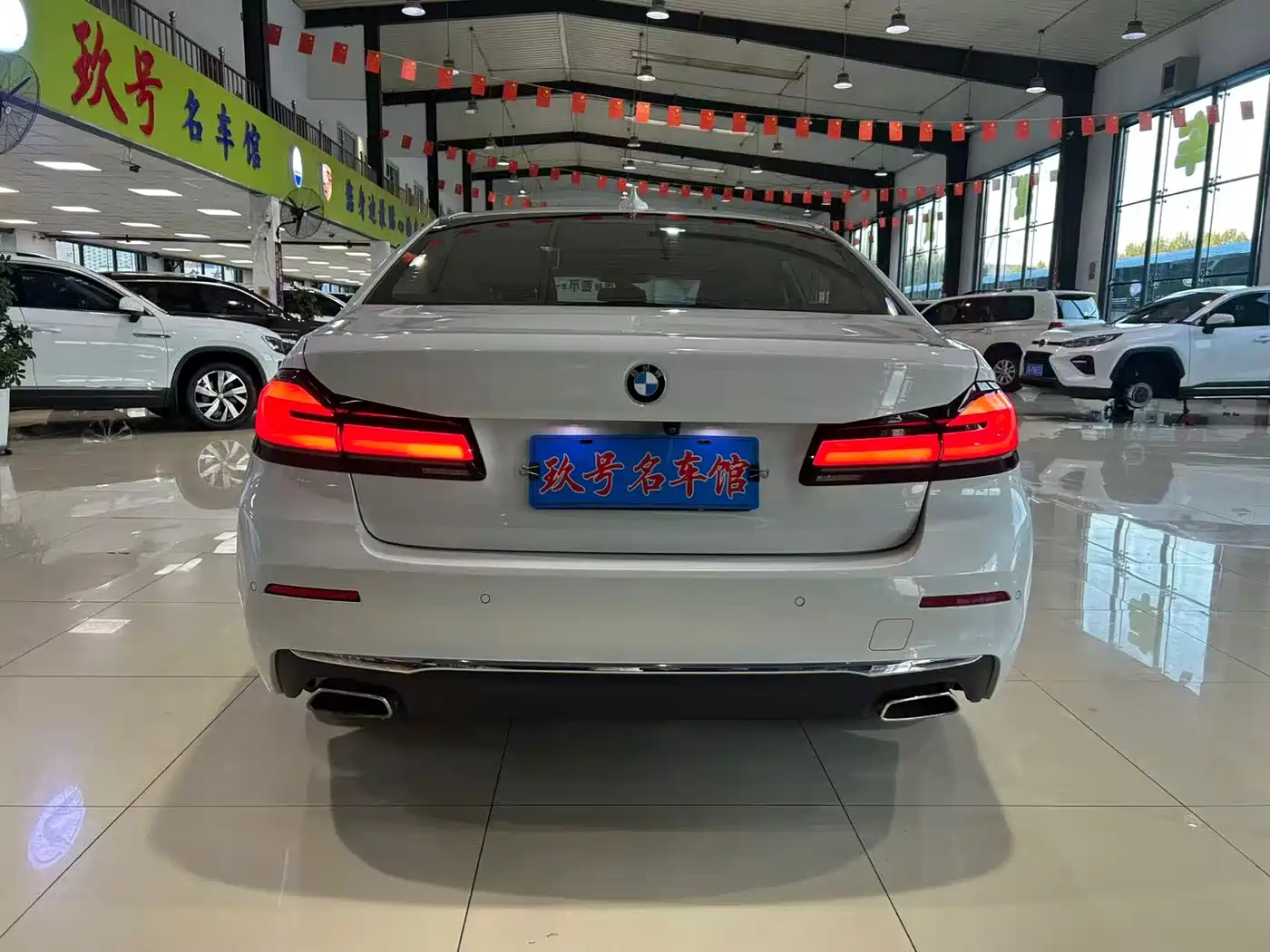 صورة 7 - BMW 5 Series