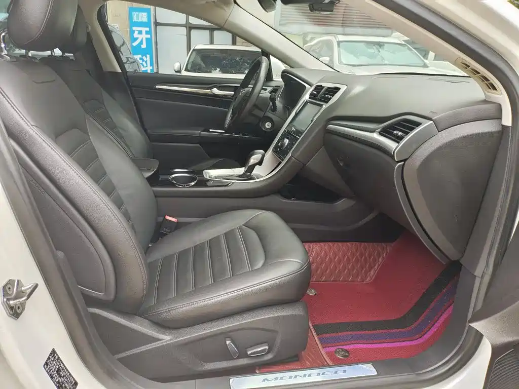 Фото 8 - Ford Mondeo