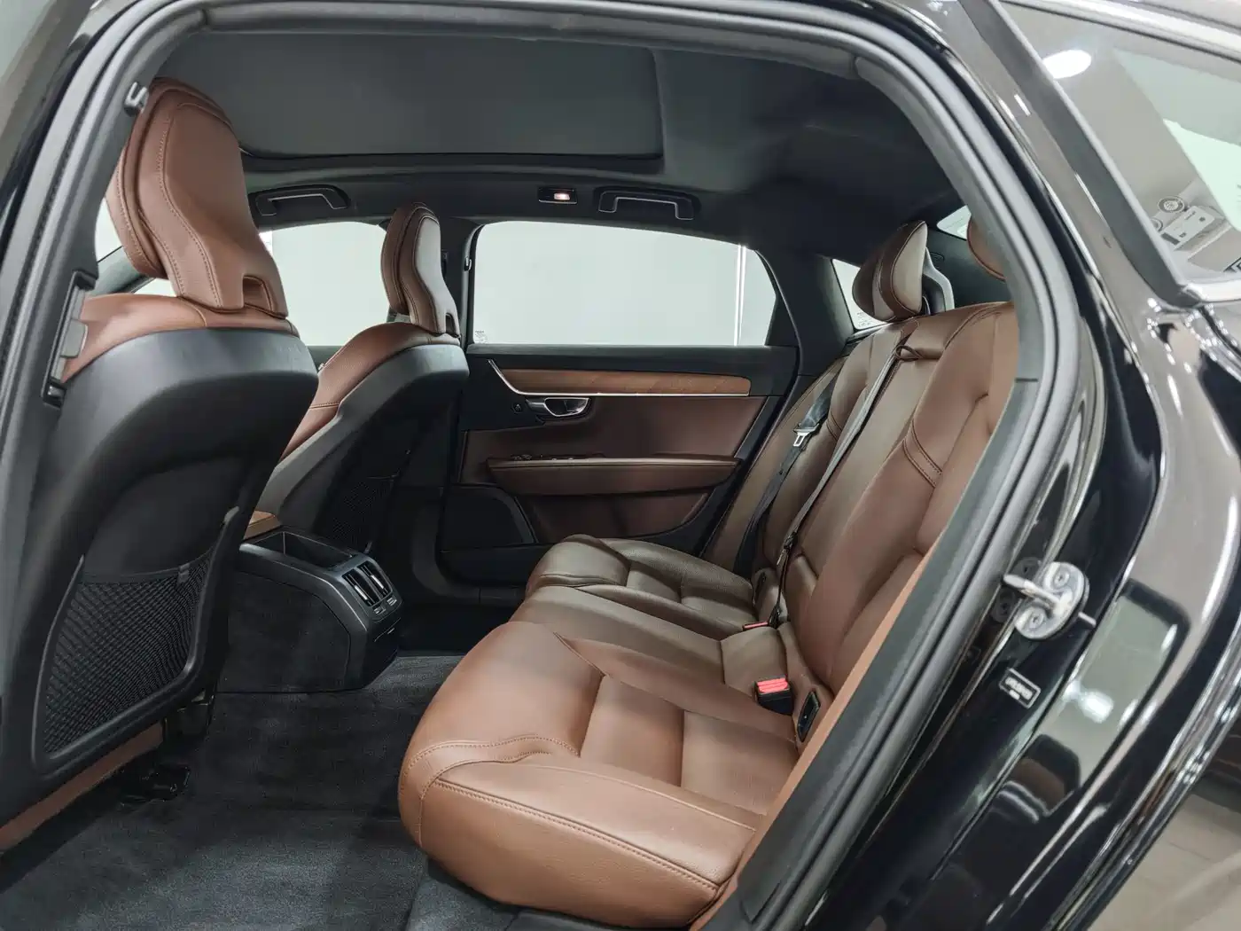 Volvo S90 2024 B5 Momentum Luxury Edition фото 9