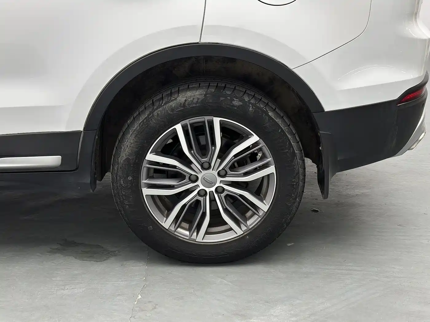 GEELY AUTOMOBILE BOYUE