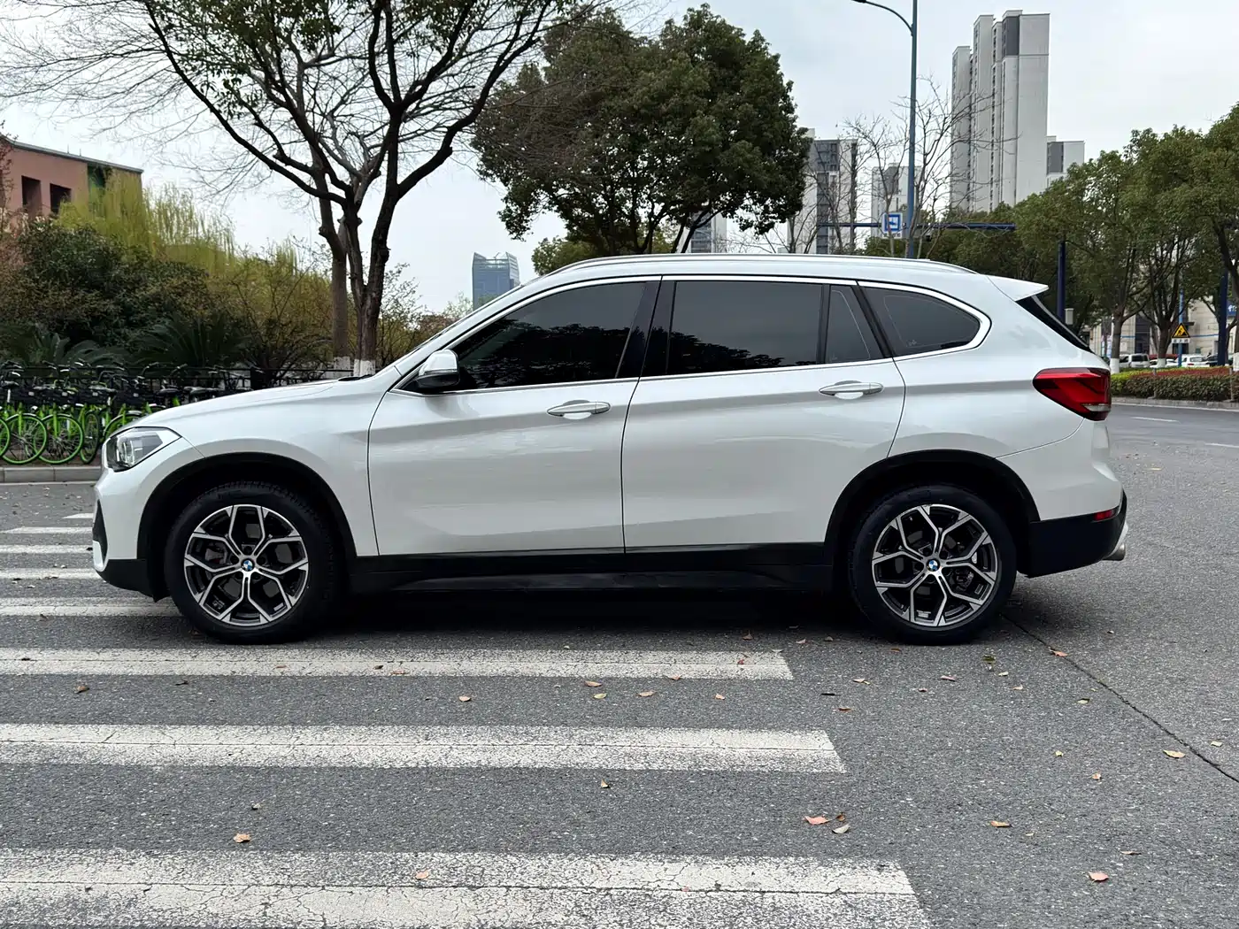BMW X1 2022 sDrive25Li Leading фото 4