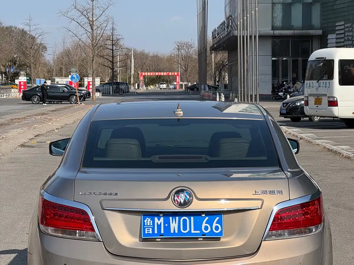 Buick LaCrosse 2009 Model 2.4L Luxury Edition фото 4