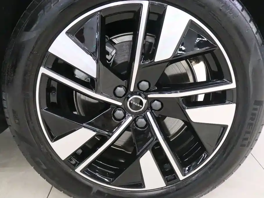 Volvo XC60 2025 2026 B5 AWD Intelligent Elegance Luxury Edition