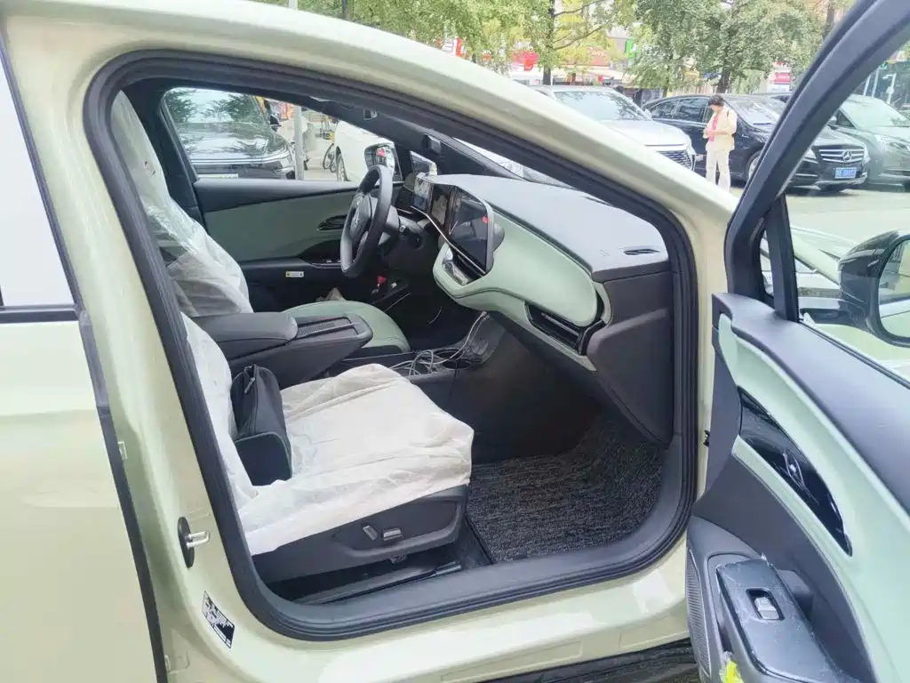 Hongqi EH7 2026 2025 690 Smart Selection Edition