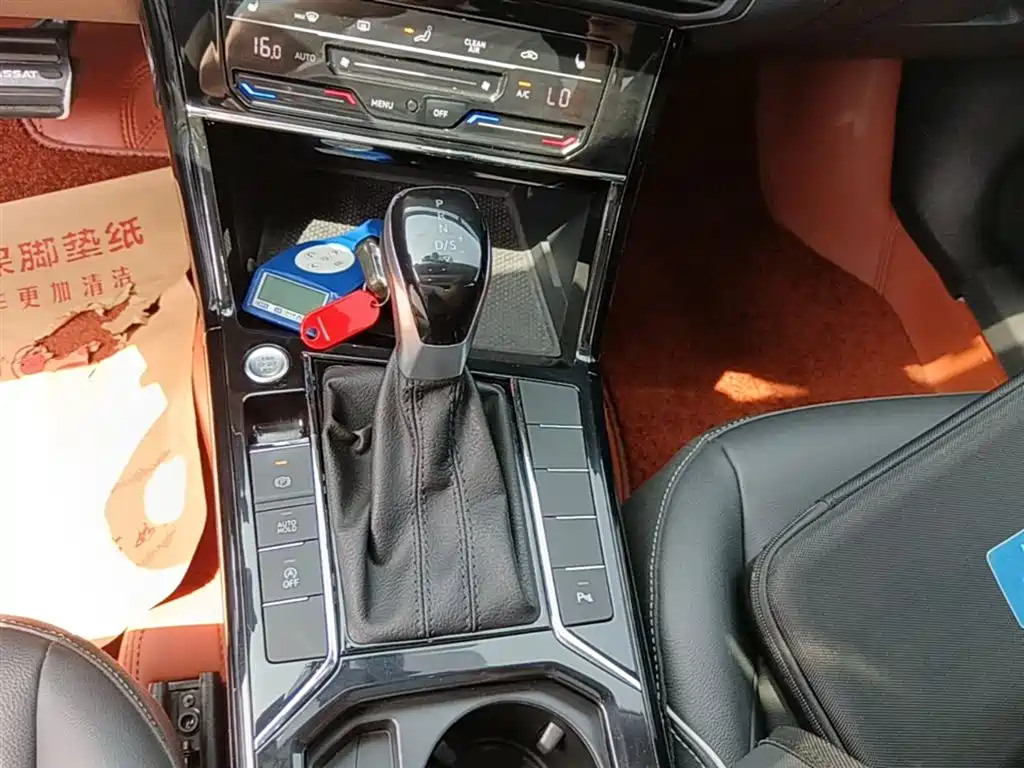 Volkswagen Passat 2022 330TSI Starlight Elite Edition фото 14
