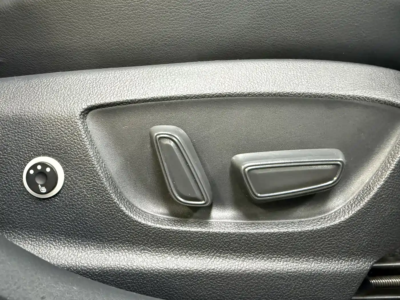 Toyota Camry 2021 Hybrid 2.5HGVP Leading Edition фото 35