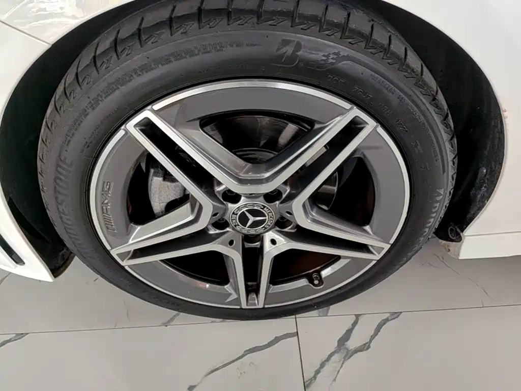 Photo 23 - Mercedes-Benz CLA (Import)