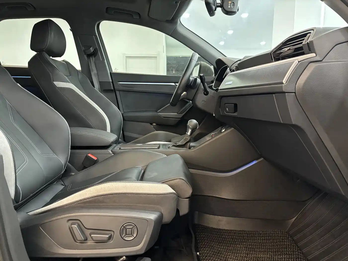 Audi Q3 2024 40 TFSI Fashion Sport фото 17