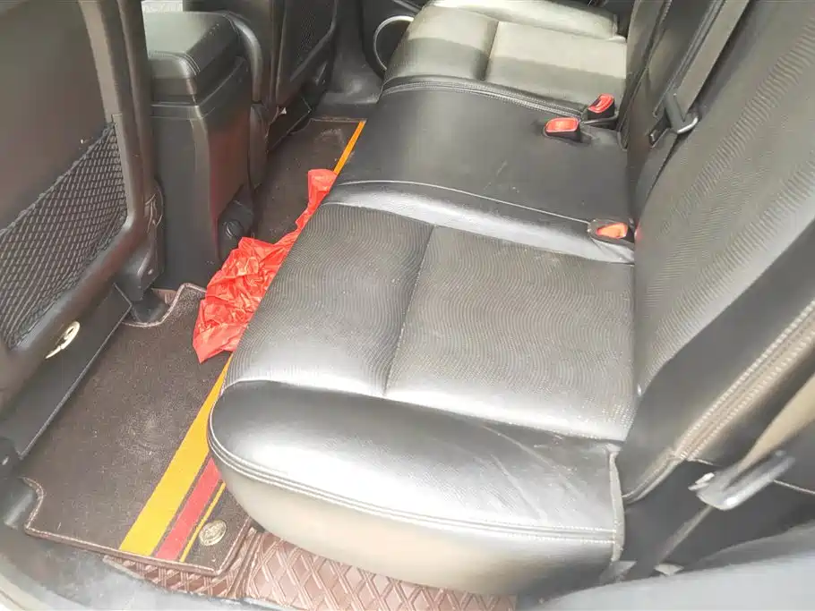 Chevrolet Captiva 2017 2.4L 2WD Luxury Edition 7-Seater фото 11