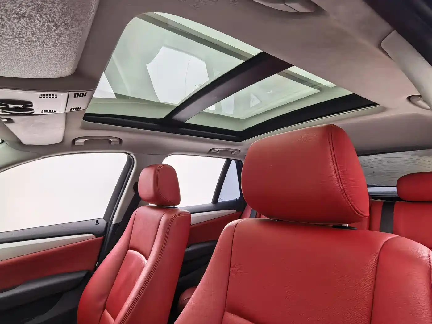 BMW X1 2014 sDrive18i Fashion Edition фото 8