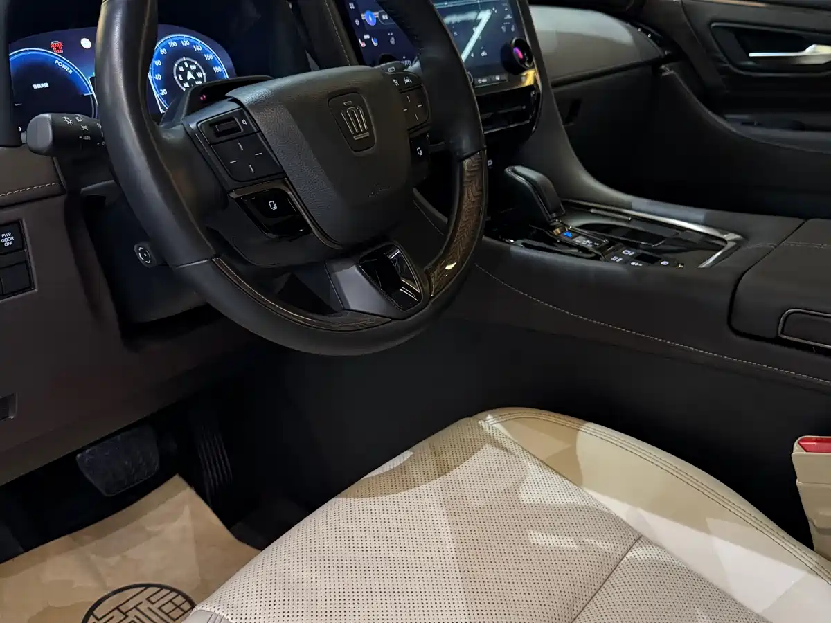 Toyota Vellfire 2023 Crown Hybrid 2.5L HV Ultimate фото 2