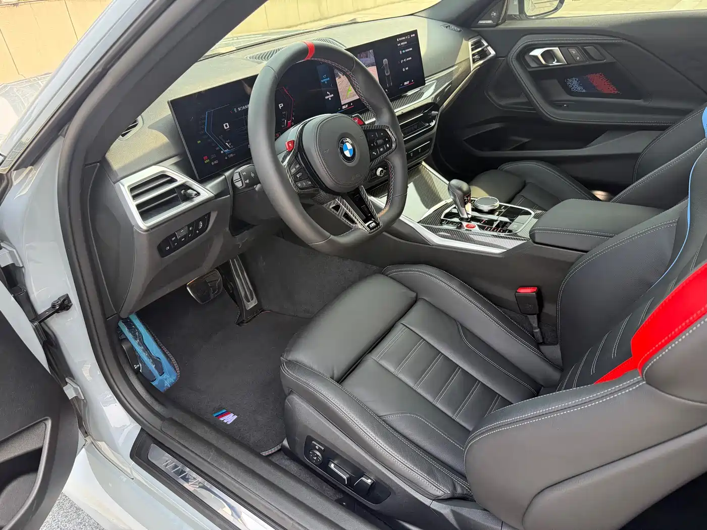 BMW M2 2024 M2 фото 14