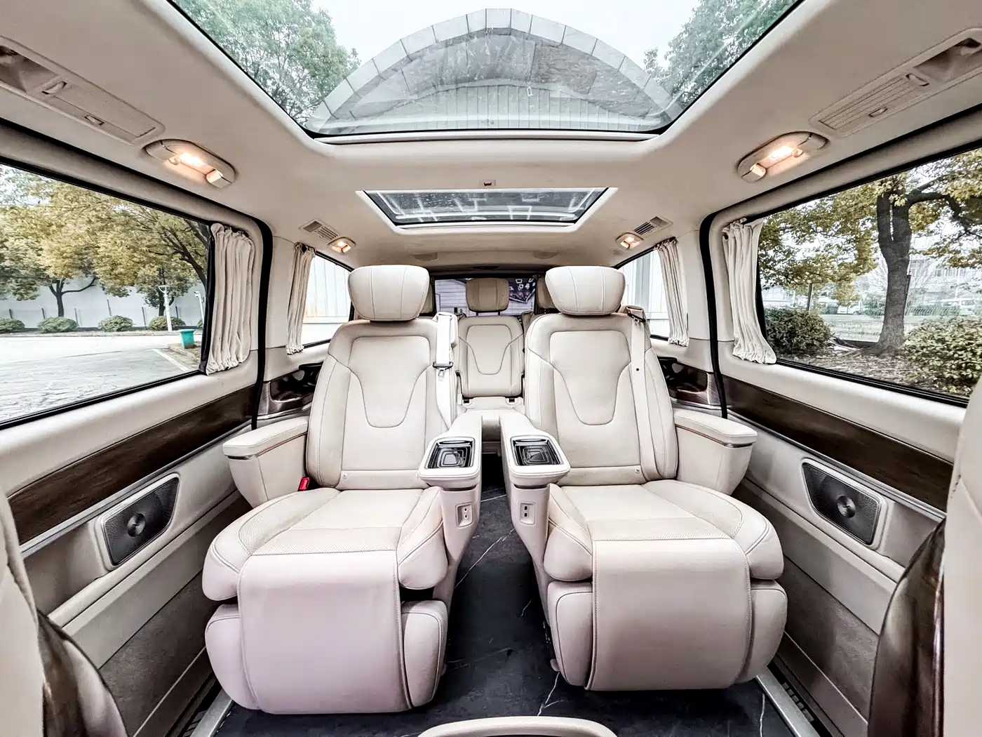 Mercedes-Benz V-Class 2022 V 260 L Long Wheelbase Luxury Edition фото 20