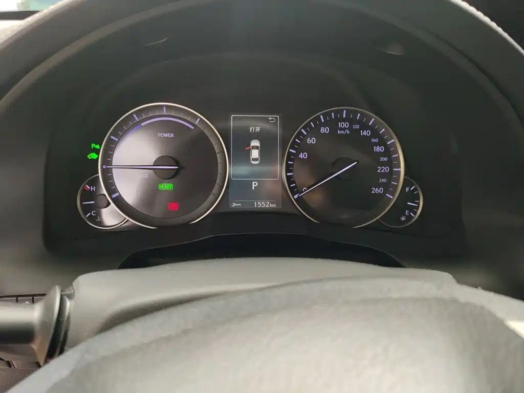 Фото 4 - Lexus ES