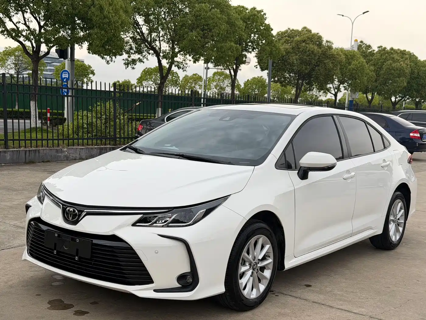 Toyota Corolla 2021 1.2T S-CVT Elite PLUS Edition фото 2