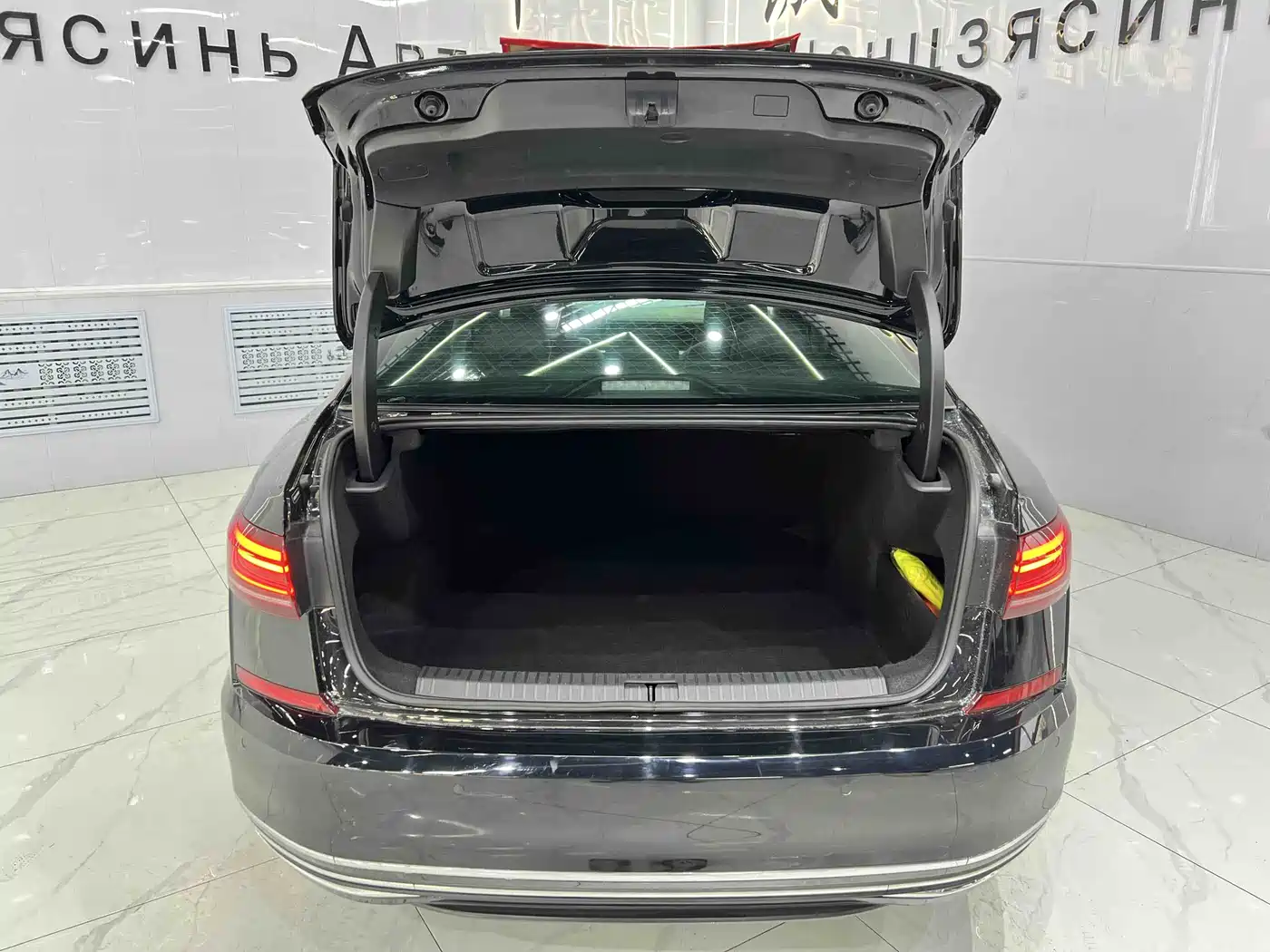 Volkswagen Passat 2023 280TSI Business Edition фото 8