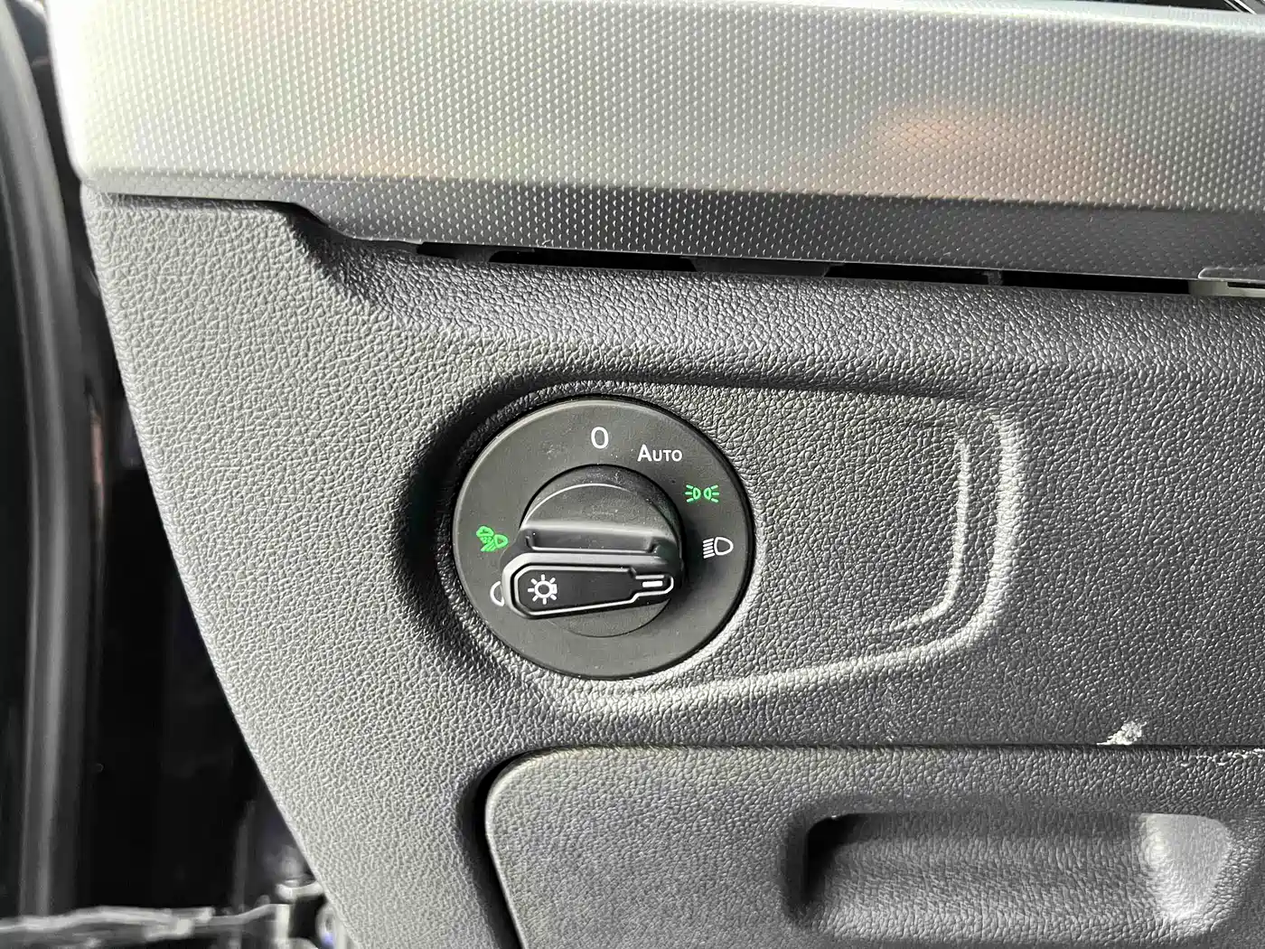 Volkswagen Passat 2023 280TSI Business Edition фото 16