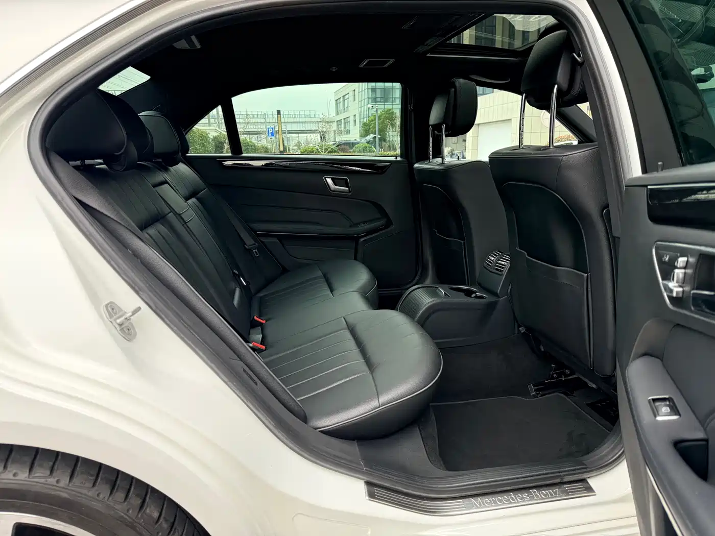 Mercedes-Benz E-Class 2015 E 260 L Sport фото 11