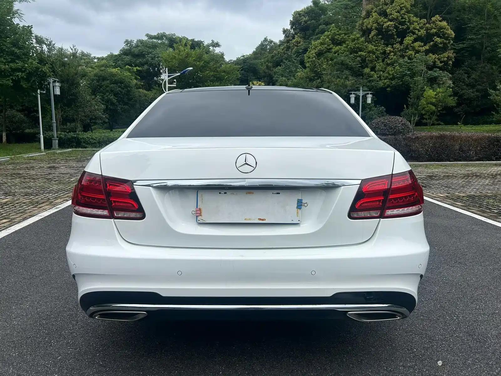 صورة 8 - Mercedes-Benz E-Class