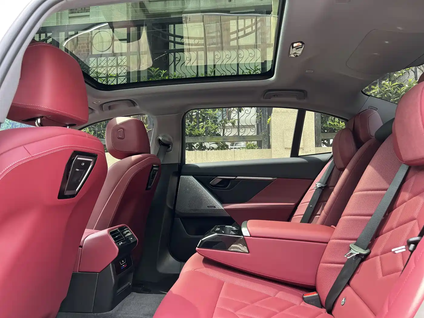 BMW 5 Series 2024 530Li Leading Model Luxury Package фото 12