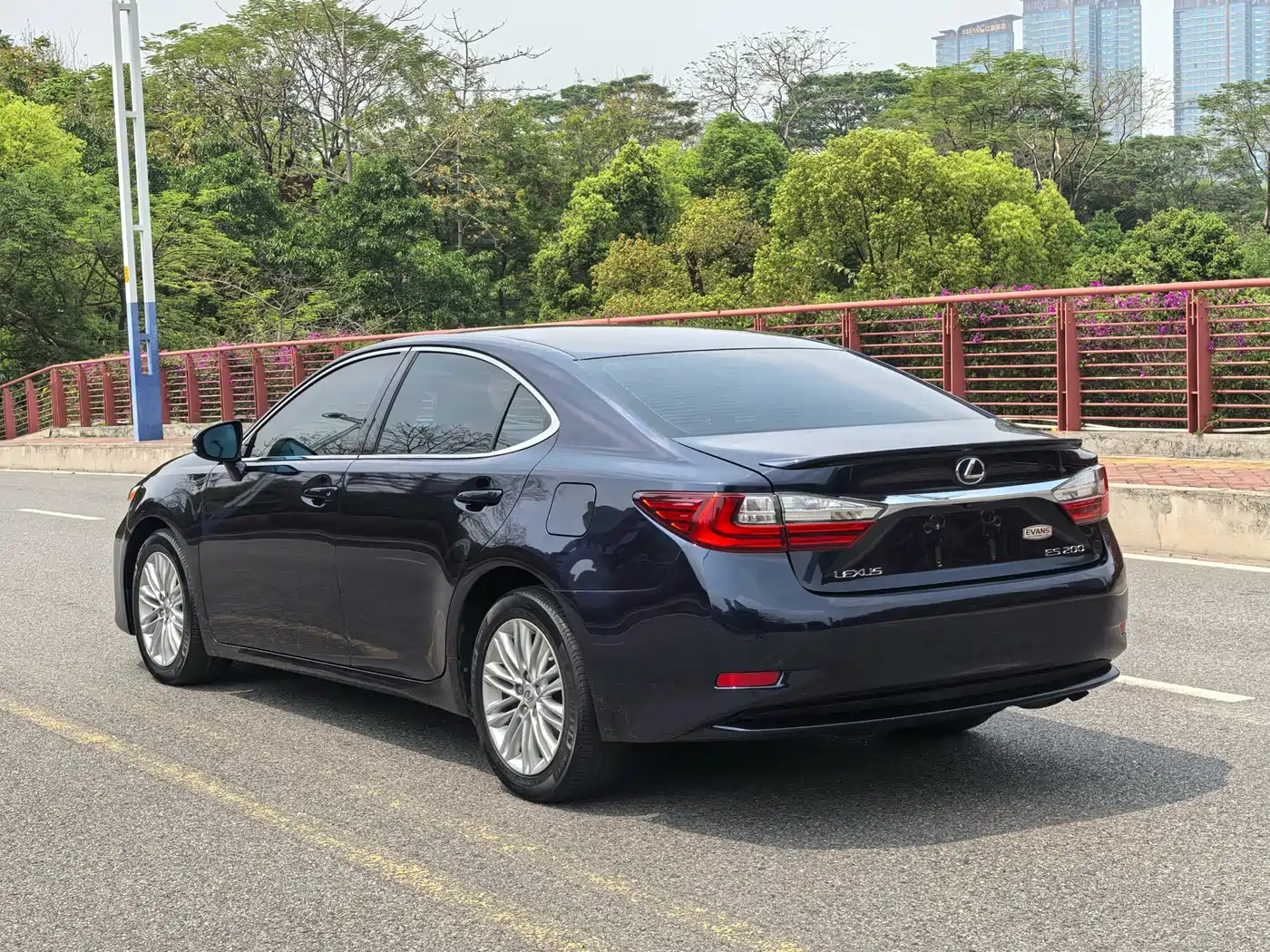 Lexus ES 2015 200 Elite Edition фото 8