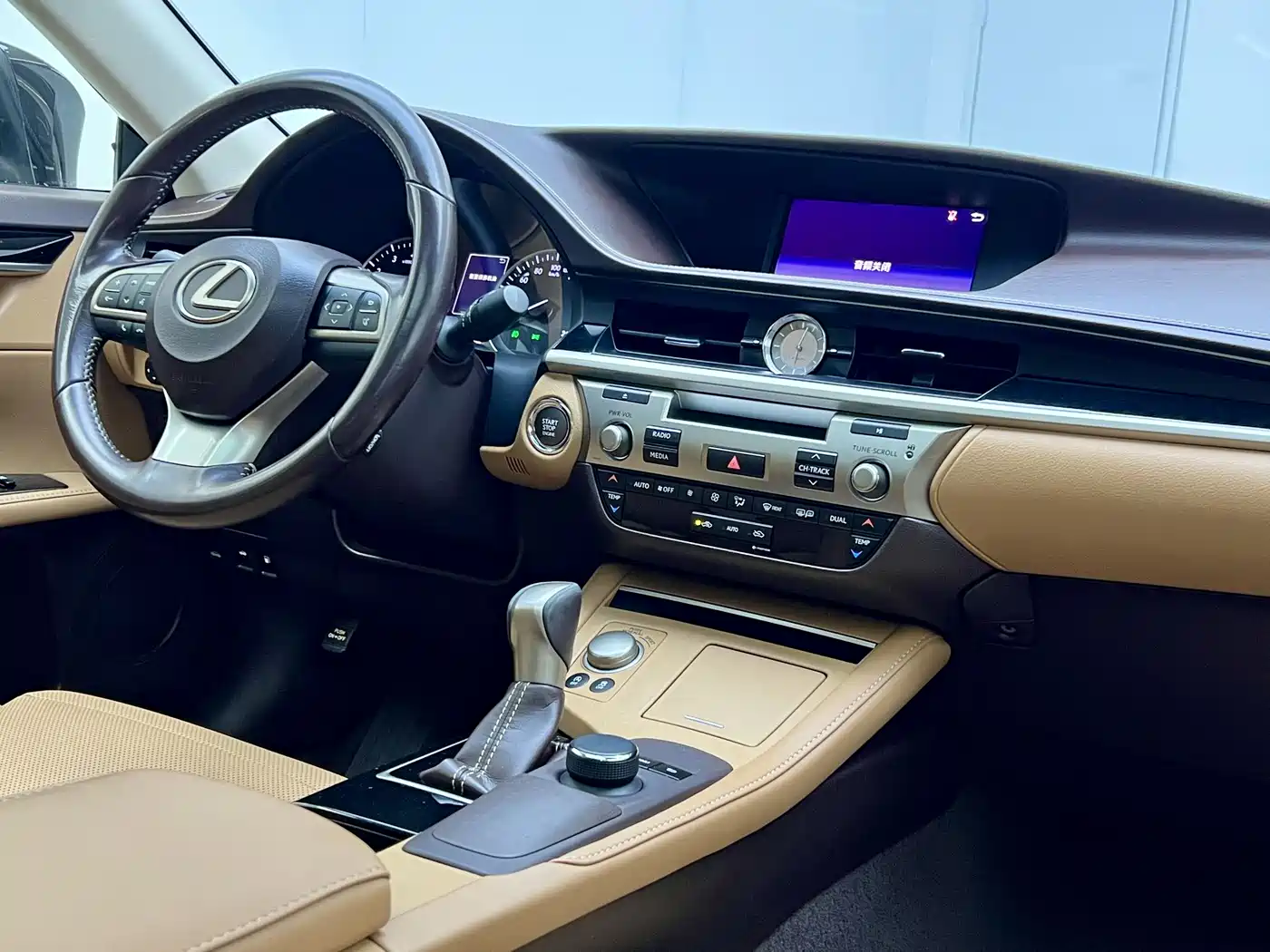 Lexus ES 2015 200 Elite Edition фото 8