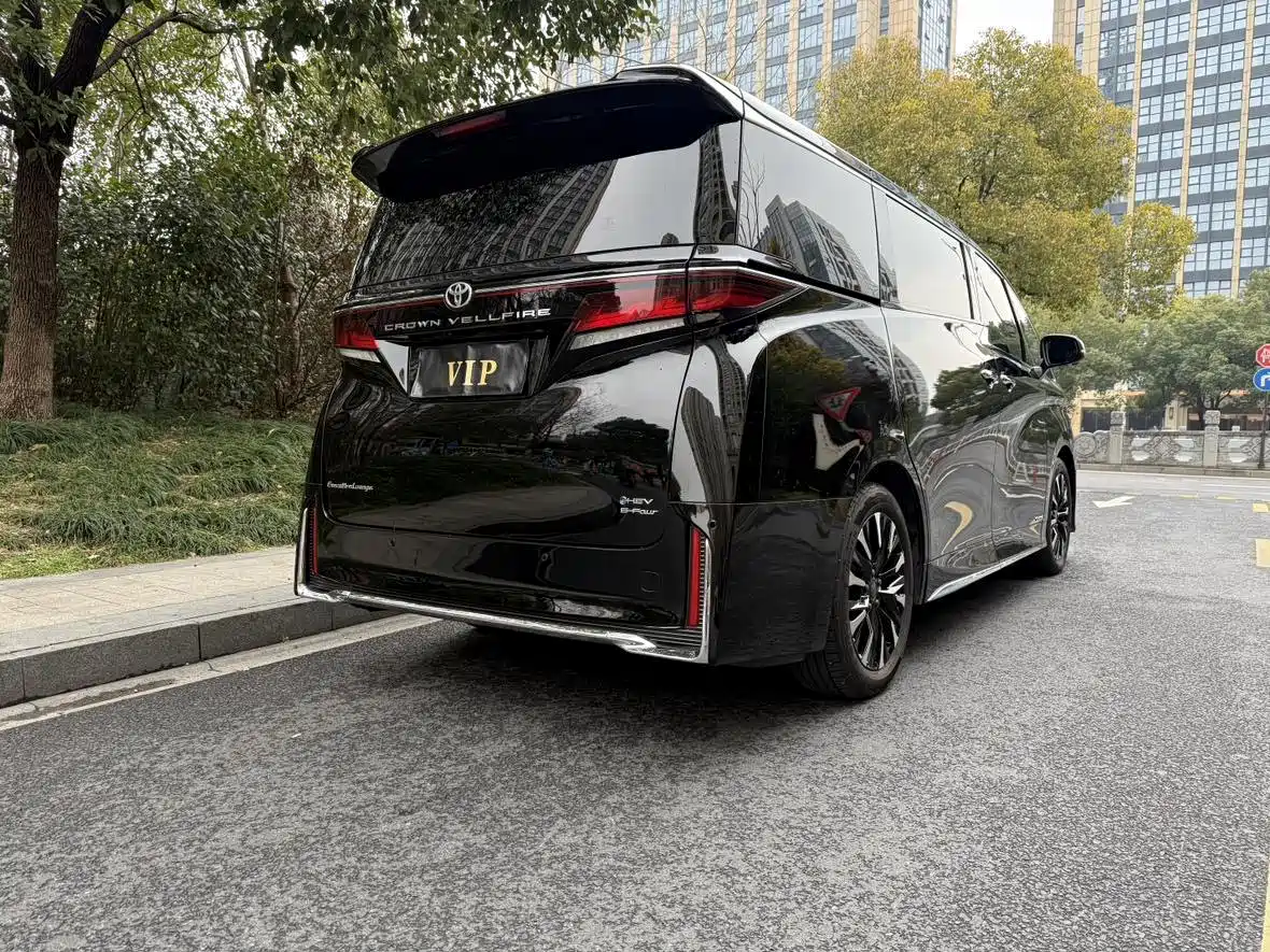 Toyota Vellfire 2024 Crown Hybrid 2.5L Executive Premium Edition фото 10