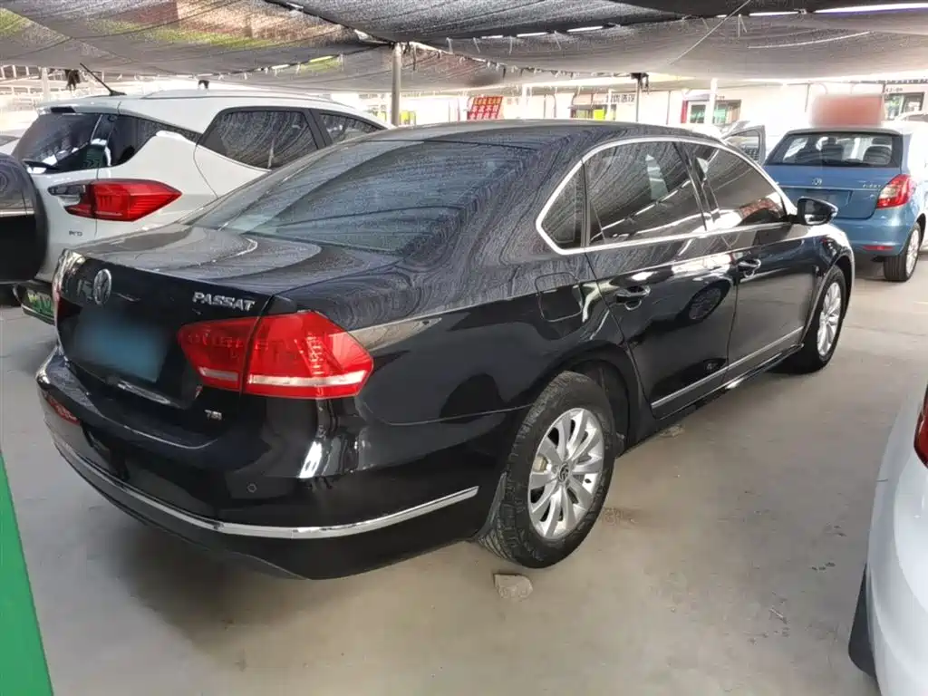 Volkswagen Passat 2014 1.8TSI DSG Luxury Edition фото 7