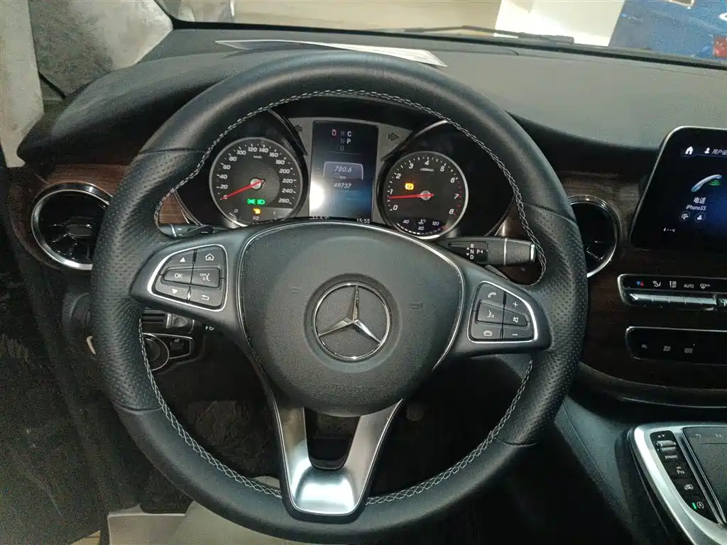 MERCEDES-BENZ V-CLASS