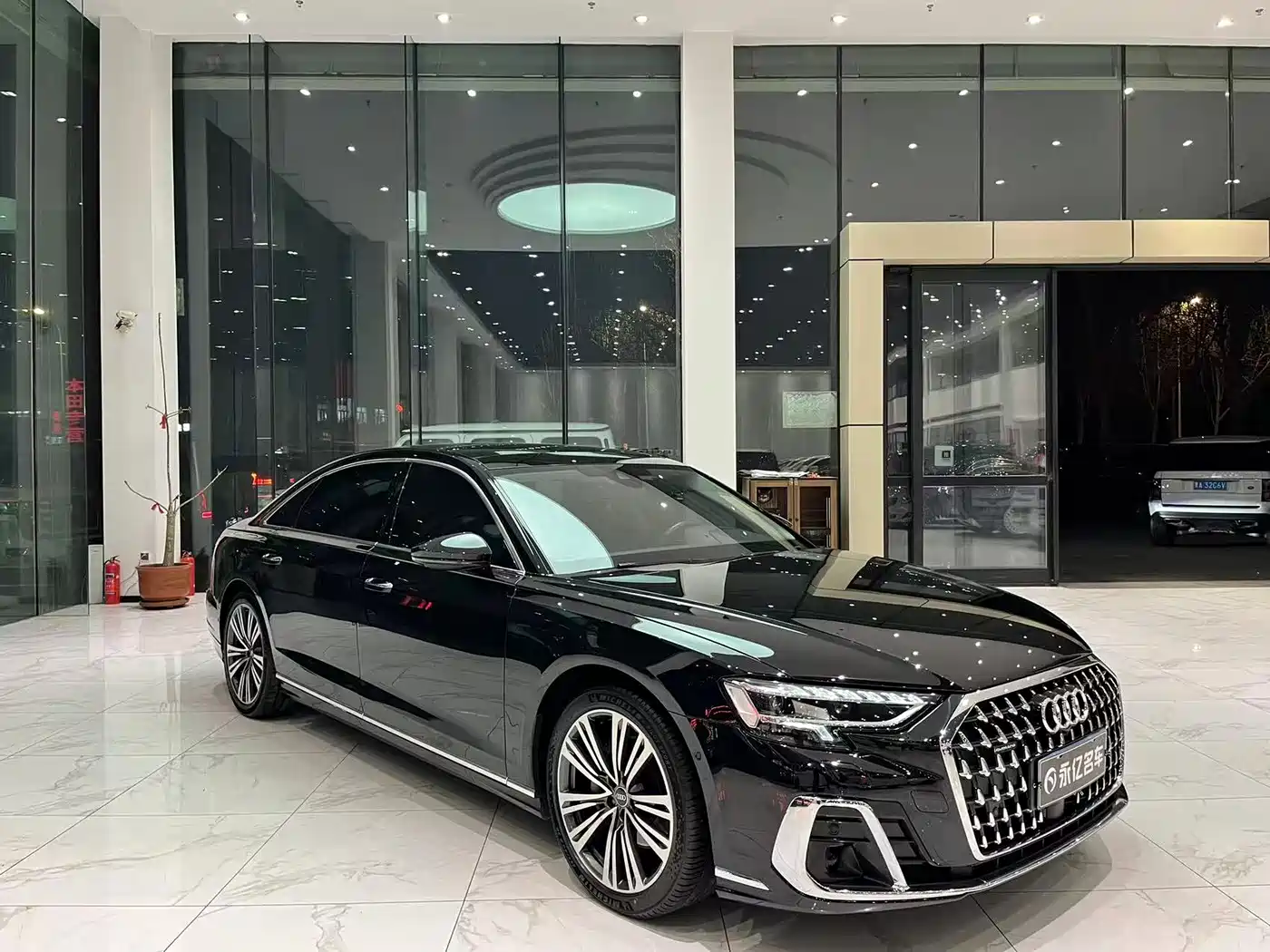 Audi A8 2023 A8L 50 TFSI quattro Exclusive фото 3