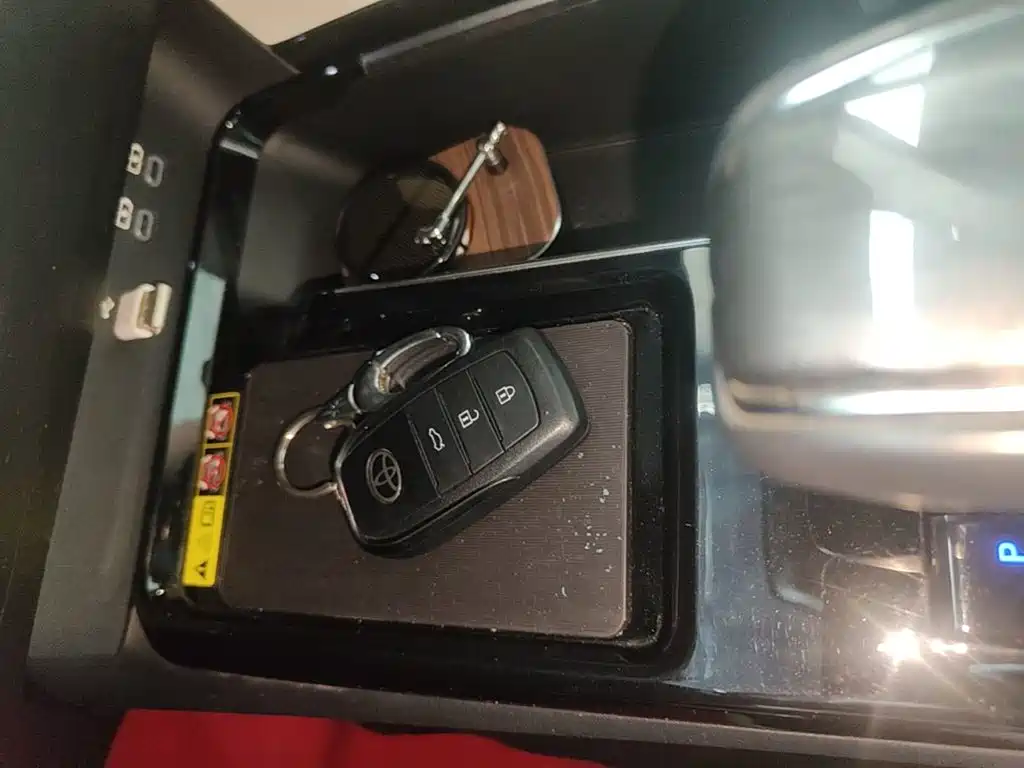 Photo 9 - Toyota Camry